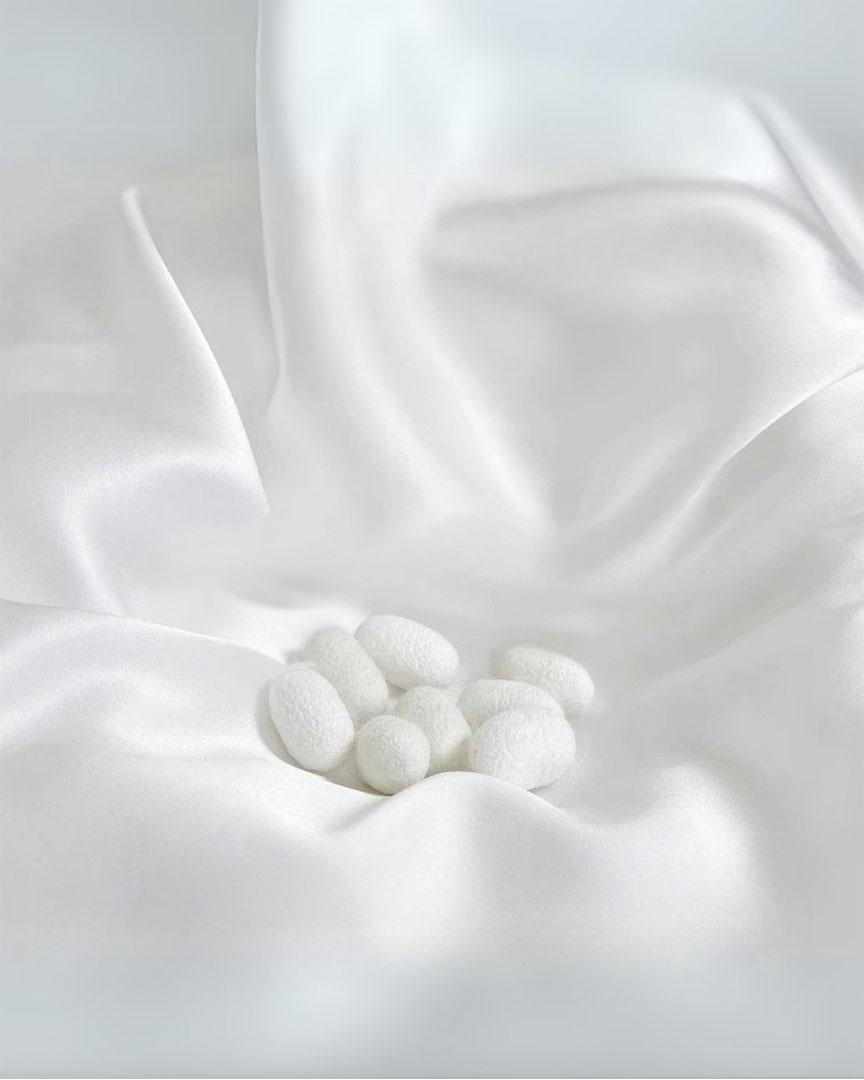 BONNET DE NUIT® : la soie de mûrier, issue des cocons du ver à soie