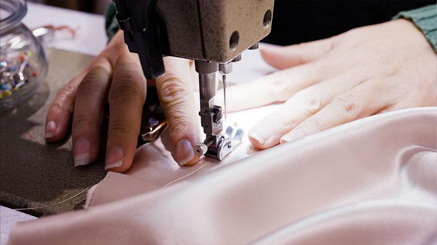 BONNET DE NUIT® : fabrication de bonnet de nuit soie en France, en région Centre-Val de Loire