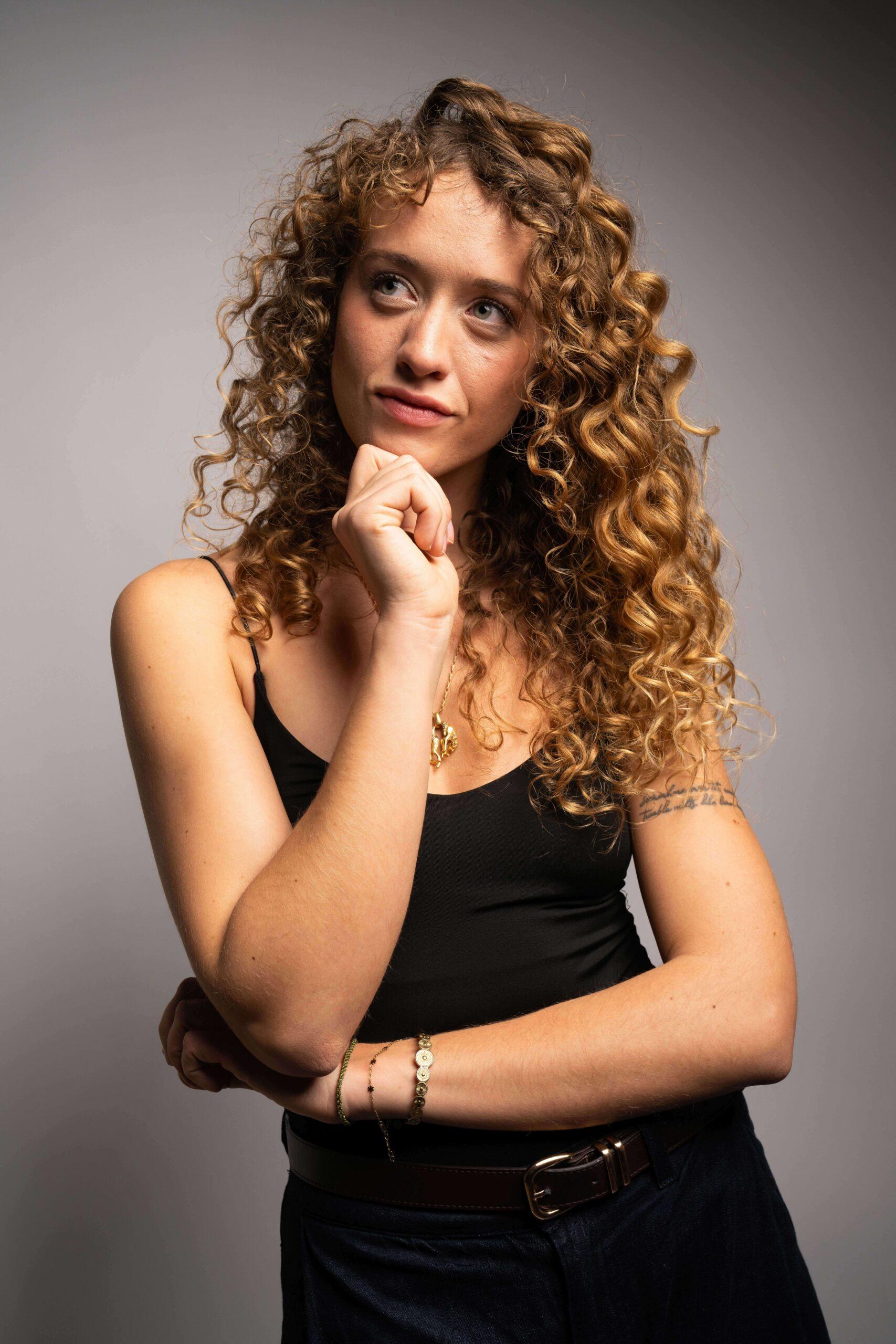Comment choisir un bonnet de nuit adapté à son volume de cheveux ?